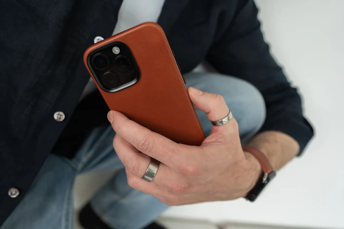 حافظة آيفون 16 برو ماكس جلد - بني - Image 5